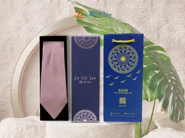 Cravat lụa trơn màu hồng MNV-CRVPT85