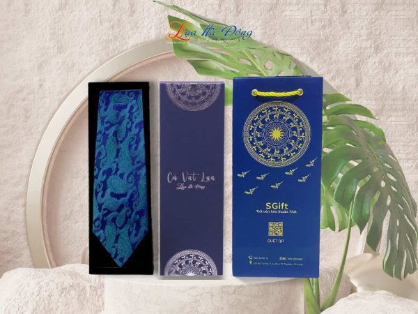 Cravat lụa họa tiết đuôi công xanh MNV-CRVPT85-3