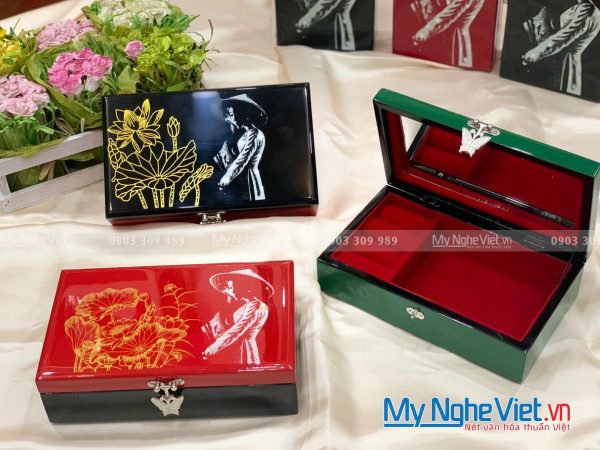 Hộp trang sức cô gái Việt Nam