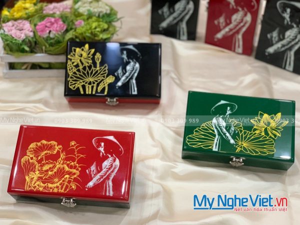 Hộp trang sức cô gái Việt Nam
