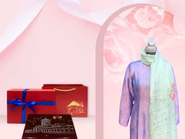 Ben Thanh Market Hand-Painted Blue Silk Scarf & Red Lacquer Jewelry Box Gift Set SGPT70180/10.4