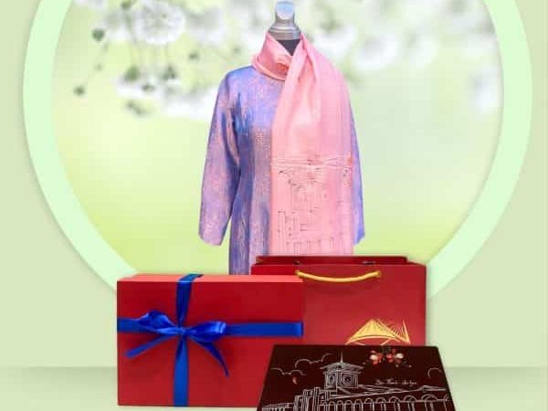 Luxury Gift Set: Hand-Painted Silk Scarf with Ben Thanh Market Design in Pink & Red Lacquer Jewelry Box SGPT70180/10.4