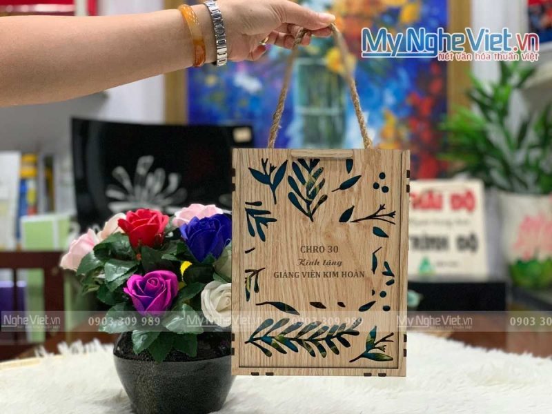 Quà tặng nhân viên – Hộp gỗ đựng khăn lụa - Ảnh 2