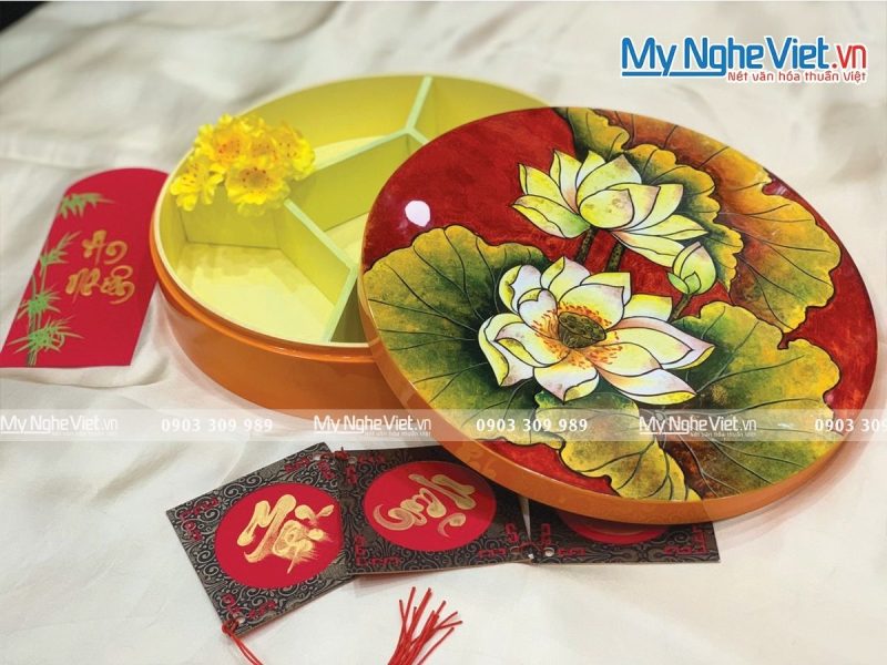 Quà tặng cao cấp - Hộp Mứt Tết Sơn Mài Vẽ Sen Cao Cấp - Ảnh 3