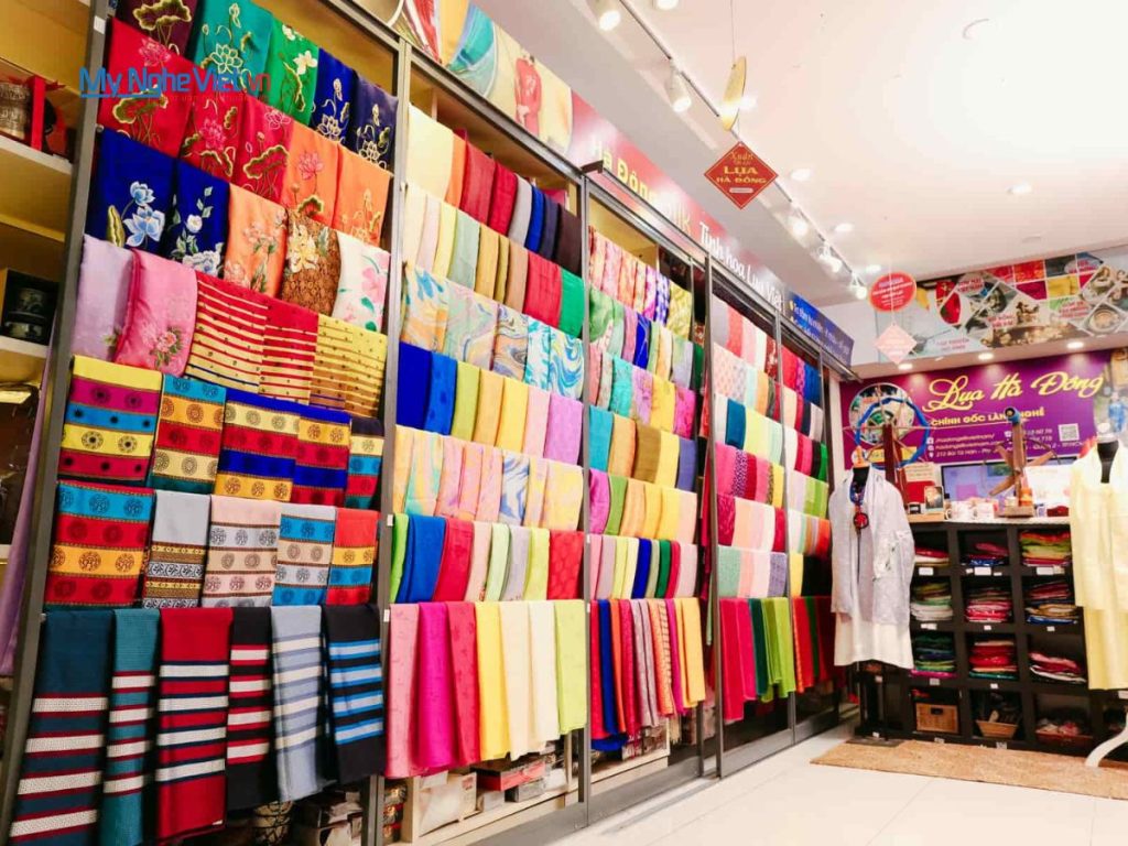 Showroom Khăn choàng cổ lụa