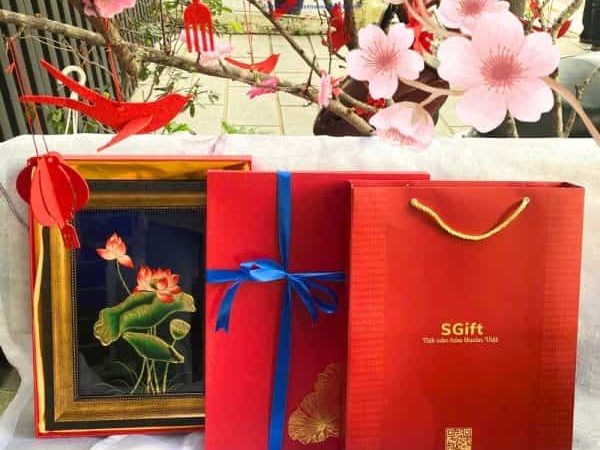 Lotus-Lacquer-Painting