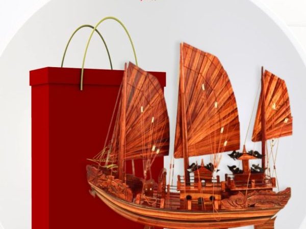 Model-Boats-Ha-Long-Bay-2