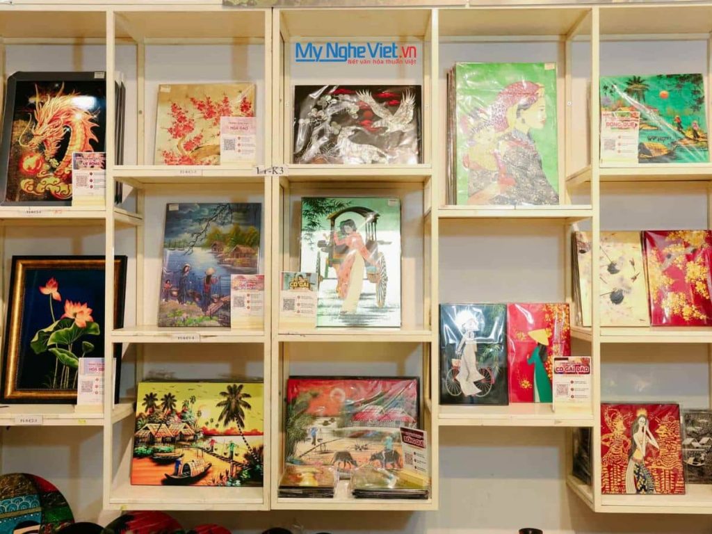 Showroom tranh sơn mài tại Mỹ Nghệ Việt