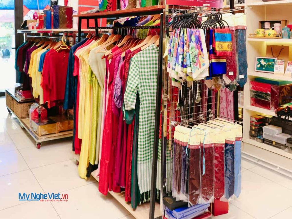 Showroom Cà vạt lụa Hà Đông