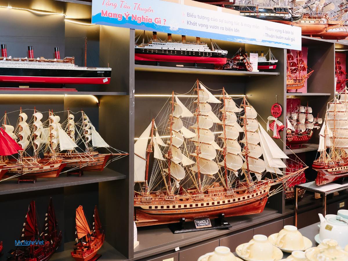 Showroom mô hình tàu thuyền