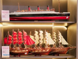 Mô hình thuyền buồm phong thủy France II