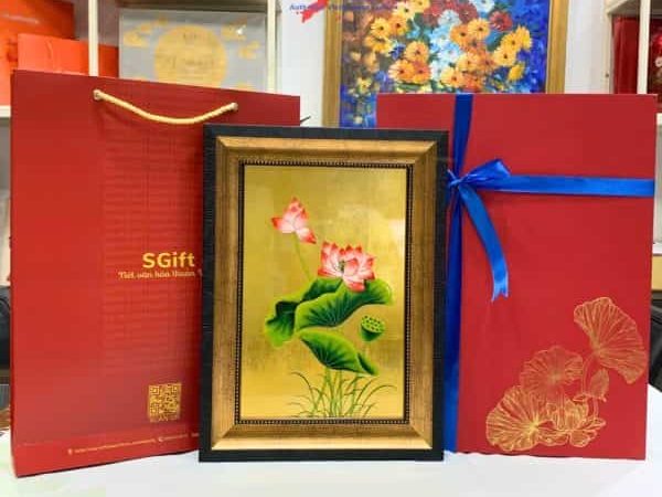 Embossed Lacquer Painting of Lotus on a Golden Background SGTSMDH2838-2.3