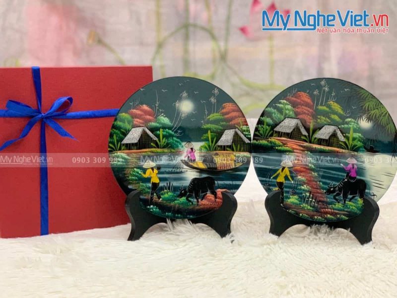 Tranh Đĩa Sơn Mài Cảnh Đồng Quê Nền Xanh TD20-2