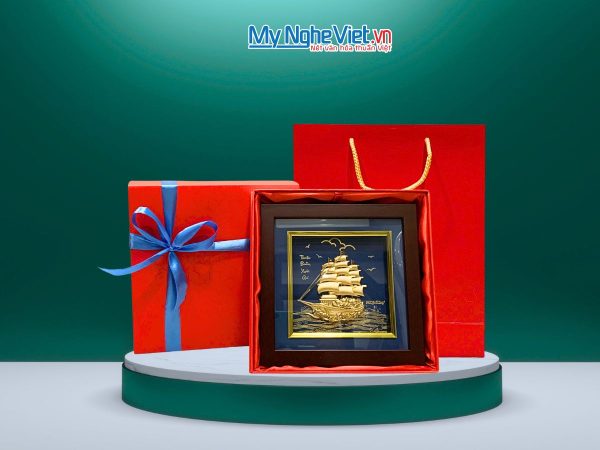 Tranh thuyền buồm dát vàng nền xanh