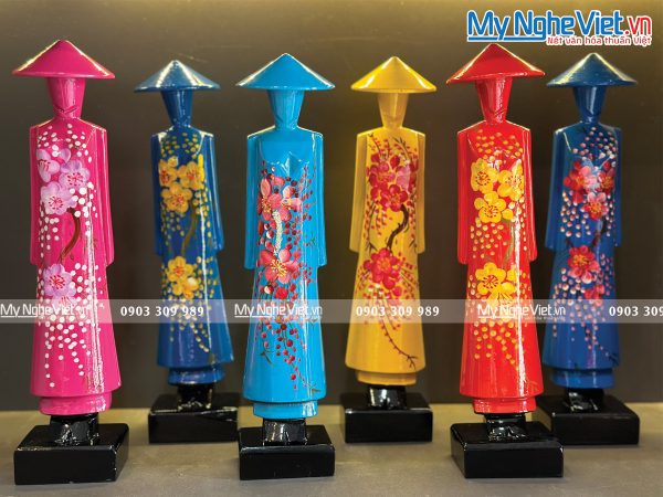 Tượng Cô Gái Áo Dài Việt Nam Sơn Mài Vẽ Hoa Cao 25cm