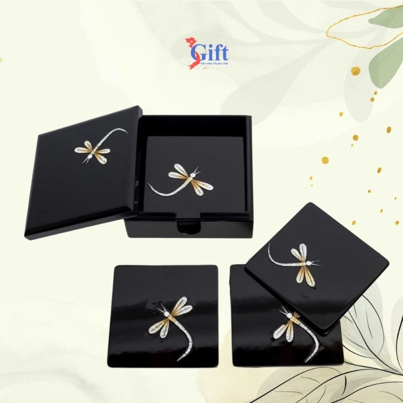 đế lót ly cẩn trứng chuồn chuồn nền đen