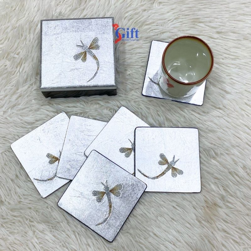 đế lót ly cẩn trứng chuồn chuồn nền bạc