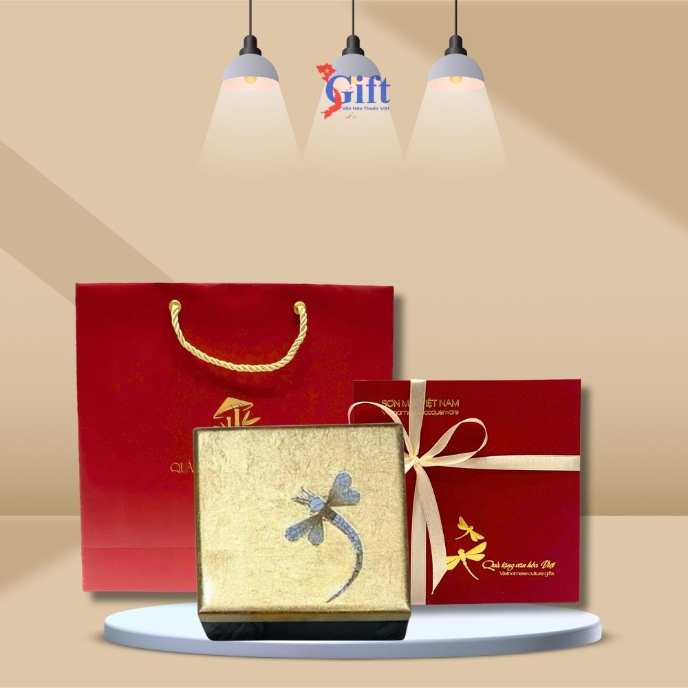 đế lót ly cẩn trứng chuồn chuồn nền vàng