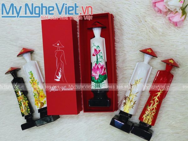 Tượng Cô Gái Áo Dài Việt Nam Sơn Mài Hoa Sen Cao 25cm Cao cấp