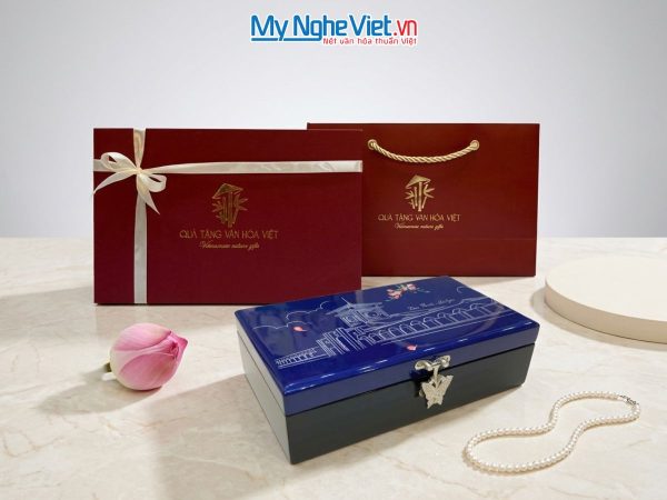 Hộp trang sức sơn mài vẽ tay chợ Bến Thành - Quà tặng ngoại giao