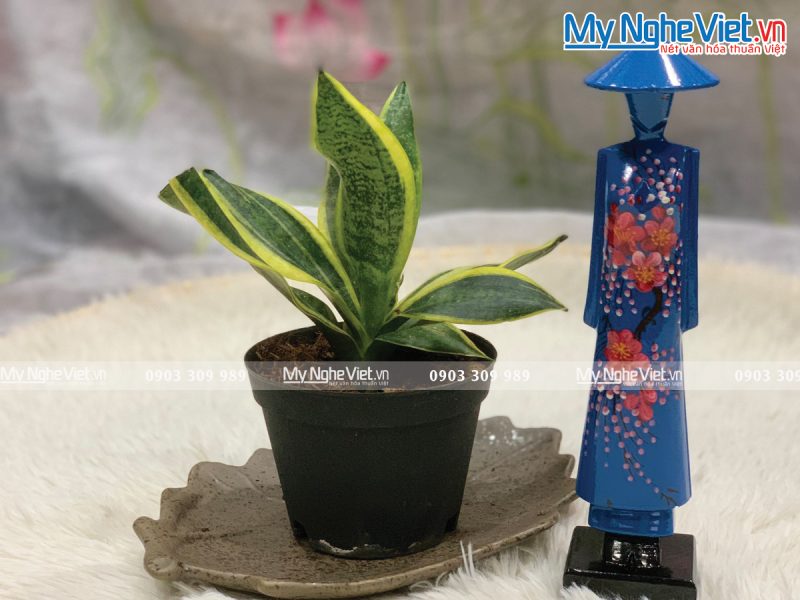 Tượng Cô Gái Áo Dài Việt Nam Sơn Mài Vẽ Hoa Cao 25cm - Ảnh 2