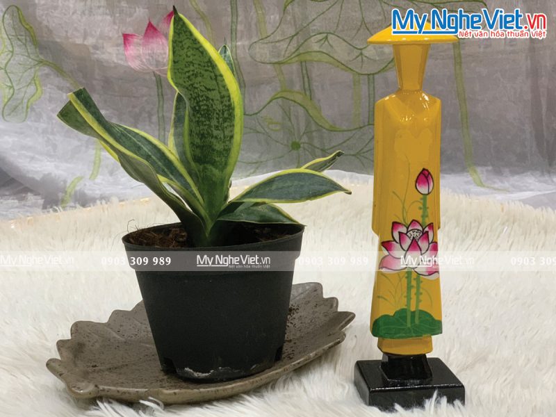 Tượng Cô Gái Áo Dài Việt Nam Sơn Mài Hoa Sen Cao 25cm - Ảnh 3