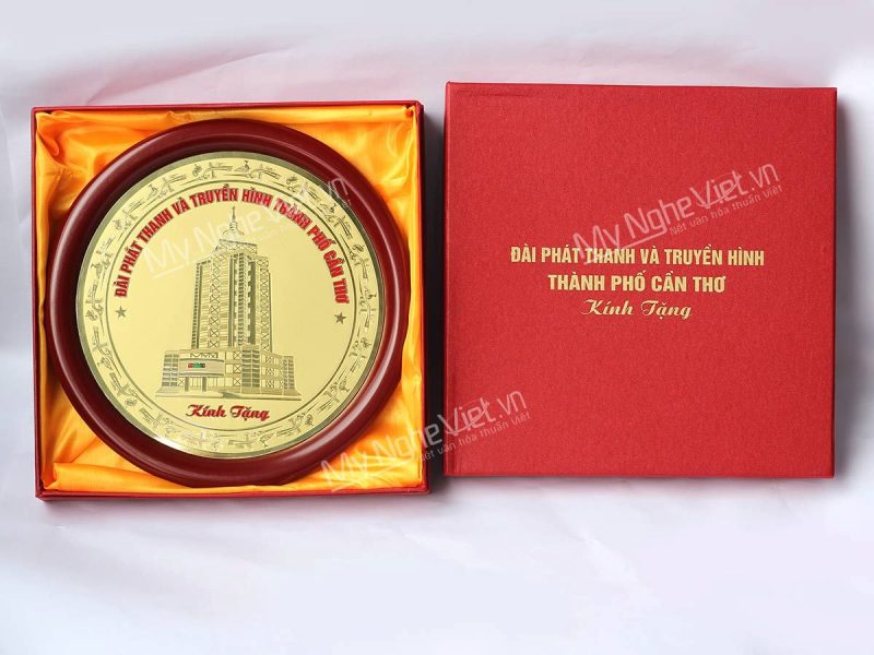 Tranh đĩa đồng kỷ niệm đài truyền hình Cần Thơ - Quà tặng thương hiệu - Ảnh 4