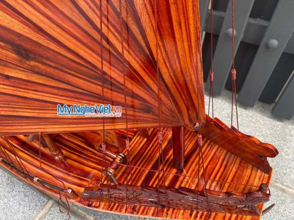 Mô Hình Thuyền Gỗ Việt Nam -Thuyền Rồng Gỗ Tràm