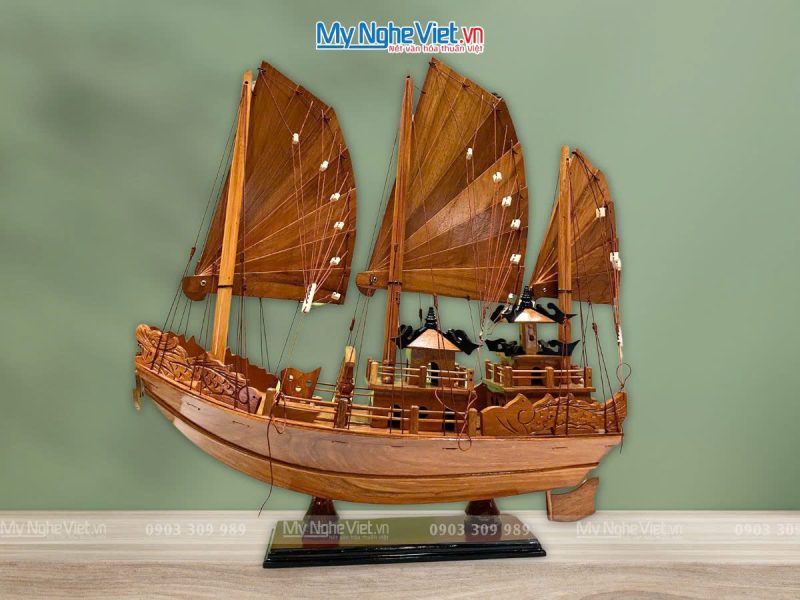 Mô Hình Thuyền Gỗ Việt Nam -Thuyền Rồng Gỗ Tràm (thân 80cm)