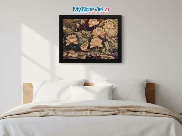 Tranh Sơn Mài Hoa Sen Và Hộp Quà Tặng Cao Cấp