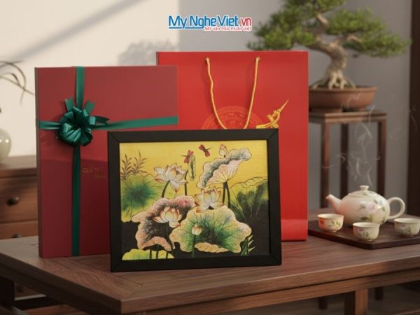 Tranh Sơn Mài Đầm Sen Và Hộp Quà Tặng Cao Cấp