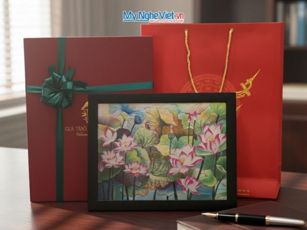 Tranh Sơn Mài Đầm Sen Và Hộp Quà Tặng Cao Cấp