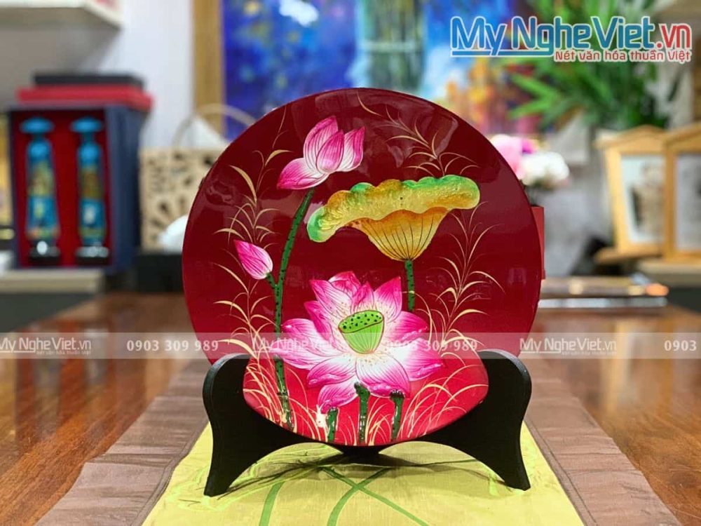 Tranh đĩa sơn mài hoa sen đắp nổi D25 (nền đỏ)