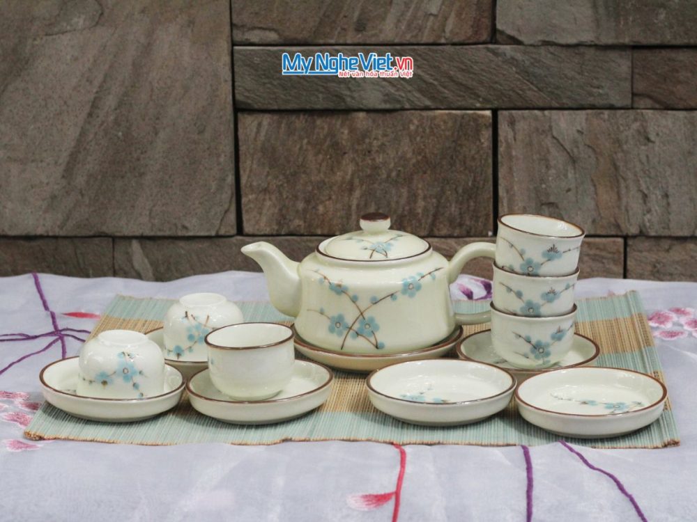 Bộ trà tích vuông dáng mới men kem vẽ đào MNV-TS529-2 - Quà tặng ý nghĩa