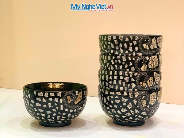 Chén sơn mài cẩn vỏ trứng