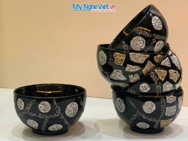 Chén sơn mài cẩn vỏ trứng