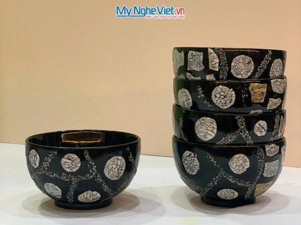Chén sơn mài cẩn vỏ trứng