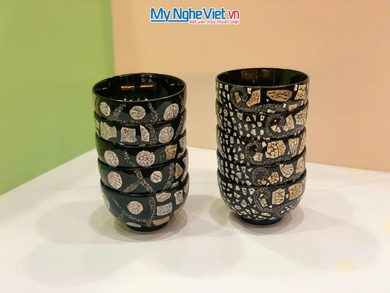 Chén sơn mài cẩn vỏ trứng