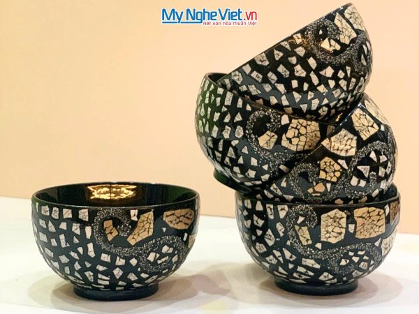 Chén sơn mài cẩn vỏ trứng