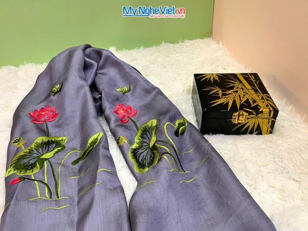 Quà Tặng Hộp Sơn Mài Lá Trúc & Khăn Lụa Thêu Sen