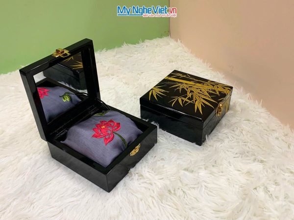 Quà Tặng Hộp Sơn Mài Lá Trúc & Khăn Lụa Thêu Sen