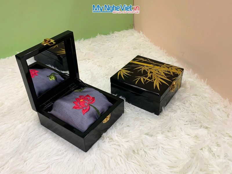 Quà Tặng Hộp Sơn Mài Lá Trúc & Khăn Lụa Thêu Sen