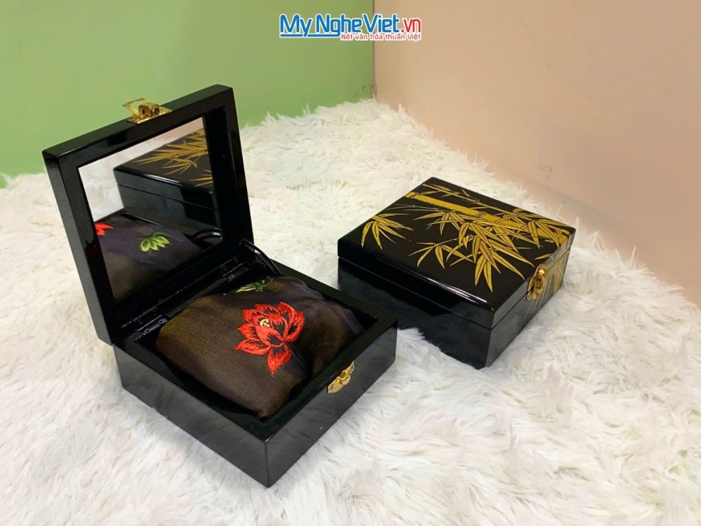 Quà Tặng Hộp Sơn Mài Lá Trúc & Khăn Lụa Thêu Sen