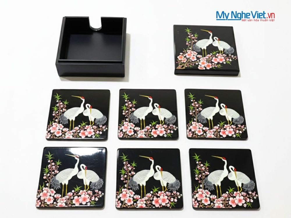 Đế Lót Ly sơn mài vuông vẽ cò đào