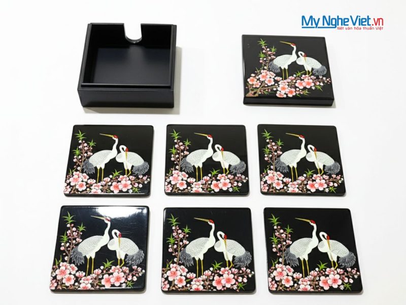 Đế Lót Ly sơn mài vuông vẽ cò đào