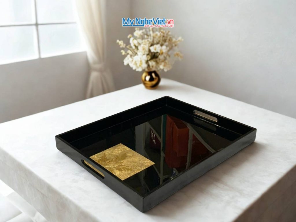 Khay sơn mài dát vàng lá cây nền đen