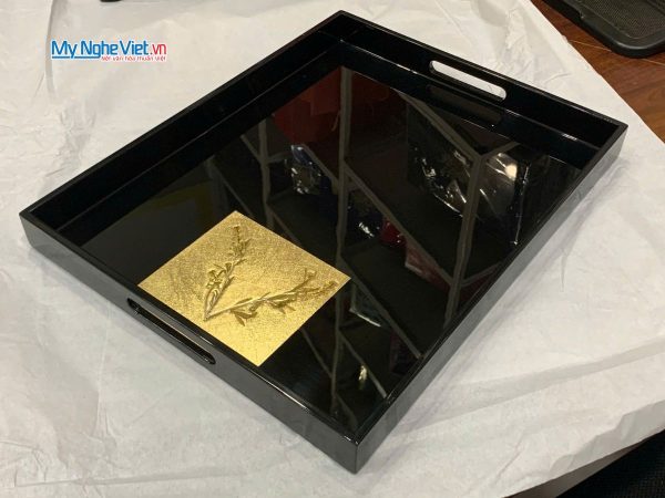 Khay sơn mài dát vàng lá cây nền đen