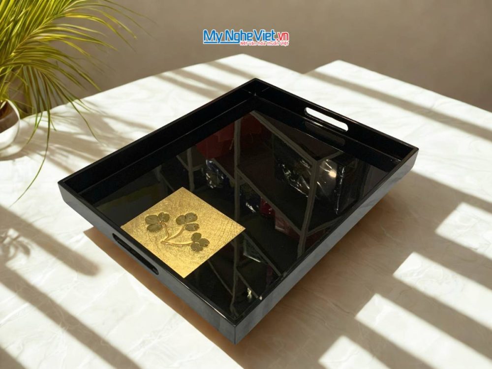 Khay sơn mài dát vàng lá cây nền đen