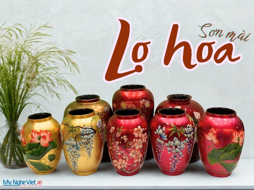 Lọ hoa sơn mài đắp nổi phù điêu