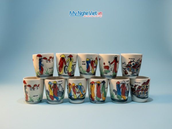 Ly -Cốc méo to vẽ cô gái